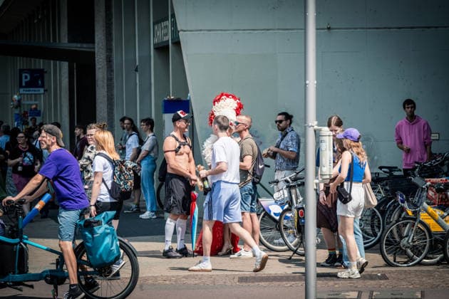 Mehr als 20.000 Menschen beteiligen sich am Demonstrationszug des Christopher Street Day (CSD) 2026 durch die Leipziger Innenstadt. Mit der Veranstaltung setzen die Teilnehmenden ein Zeichen für Vielfalt, Gleichberechtigung sowie die Rechte von LGBTQIA+-Menschen. Leipzig, Sachsen, Deutschland, CSD Leipzig 2026 *** More than 20,000 people are taking part in the Christopher Street Day (CSD) 2026 parade through downtown Leipzig. Through this event, participants are standing up for diversity, equality, and the rights of LGBTQIA people. Leipzig, Saxony, Germany, CSD Leipzig 2026
