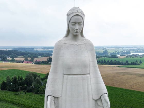 Europe s tallest Virgin Mary statue to open on August Photo: Wojciech Olkusnik East News, Construction of a 55-meter statue of the Virgin Mary in Konotopie (Kuyavian-Pomeranian Voivodeship, Poland) is nearing completion, 18th July 2026. The project is being financed by billionaire Roman Karkosik, and the design was created by sculptor Adam Jakub Matejkowski. The monument will be taller than the Christ the Redeemer statue in Rio de Janeiro (38.5 meters) and the Christ the King statue in Swiebodzin. The unveiling of the statue is scheduled for August 15, on the Feast of the Assumption of Mary. EN_01680773_0080 