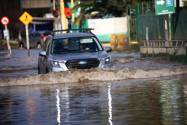 Santiago, July 18, 2026 Flooding next to the Plaza Oeste mall in the Cerrillos district Dragomir Yankovic Aton Chile, Santiago, Chile Aton 1173499  Copyright: DRAGOMIRxYANKOVIC ATONxCHILE