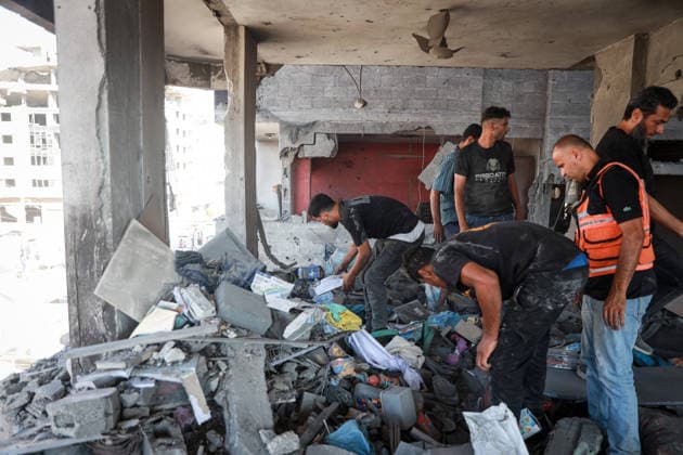 5 Palestinians, including child, killed in Israeli strike on Gaza home GAZA CITY, GAZA, PALESTINE - JULY 18: Palestinians observe the destruction after Israeli airstrike on a house killing 5 civilians, including one child, with many others wounded in Gaza Strip, Palestine on July 18, 2026. Abdalhkem Abu Riash Anadolu Gaza City Gaza. Editorial use only. Please get in touch for any other usage.  Copyright: x2026xAnadoluxAbdalhkemxAbuxRiashx