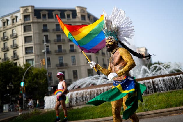 Barcelona LGBTQIA Pride Parade 2026 The atmosphere in the streets of Barcelona during the Barcelona Pride 2026 parade and march on July 18, 2026, in Barcelona, Catalonia, Spain. This parade is the main event of a week-long celebration featuring activities, talks, exhibitions, and music for International Pride Day 2026. JULY 18, 2026 Lorena Sopê Barcelona, Catalonia Barcelona, Catalonia, Spain  Copyright: xLorenaxSopÃªnax 7673198