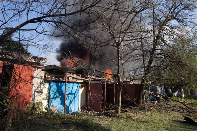Russian airstrike hit Kramatorsk KRAMATORSK, UKRAINE - JULY 18: Garages burn after a Russian airstrike in Kramatorsk, Ukraine, on July 18, 2026. Francisco Richart Anadolu Donets ka Oblast Ukraine. Editorial use only. Please get in touch for any other usage.  Copyright: x2026xAnadoluxFranciscoxRichartx