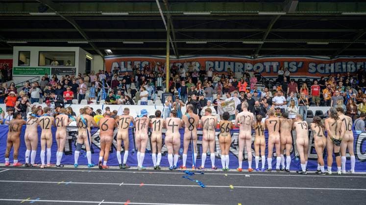Essen: Pottorignale vs. Nacktionalmannschaft ** NUR FÜR REDAKTIONELLE ZWECKE ** EDITORIAL USE ONLY **<p>Beim Spiel Pottorignale gegen die Nacktionalmannschaft am am Samstag, den 18. Juli 2026, im Stadion am Uhlenkrug in Essen-Stadtwaldt. Deutschland NRW Essen Copyright: UwexErnst *** Essen Pottorignale vs. Nacktionalmannschaft ** FOR EDITORIAL USE ONLY ** EDITORIAL USE ONLY ** p At the game between the Pottorignale and the Nacktionalmannschaft on Saturday, July 18, 2026, at the Uhlenkrug Stadium in Essen Stadtwaldt, Germany, North Rhine-Westphalia, Essen. Copyright UwexErnst Copyright: UwexErnst doc86rw4u56xz5vsd47220x ,EDITORIAL USE ONLY