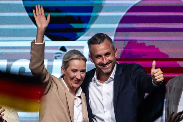 Alice Elisabeth Weidel (AfD) und Ulrich Siegmund (AfD, Sachsen-Anhalt) - Wahlkampfauftaktveranstaltung der AfD Sachsen-Anhalt in der Messe Magdeburg am Sonnabend, den 18. Juli 2026 in Magdeburg. *** Alice Elisabeth Weidel (AfD) and Ulrich Siegmund (AfD), Saxony-Anhalt: Kickoff event for the AfD Saxony-Anhalt election campaign at the Magdeburg Exhibition Center on Saturday, July 18, 2026, in Magdeburg