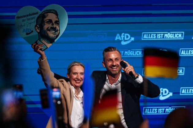 Alice Elisabeth Weidel (AfD) und Ulrich Siegmund (AfD, Sachsen-Anhalt) - Wahlkampfauftaktveranstaltung der AfD Sachsen-Anhalt in der Messe Magdeburg am Sonnabend, den 18. Juli 2026 in Magdeburg. *** Alice Elisabeth Weidel (AfD) and Ulrich Siegmund (AfD), Saxony-Anhalt: Kickoff event for the AfD Saxony-Anhalt election campaign at the Magdeburg Exhibition Center on Saturday, July 18, 2026, in Magdeburg