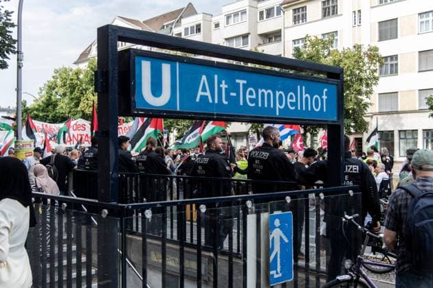 July 18, 2026, Berlin, Germany: BERLIN, GERMANY Ã¢â‚¬ JULY 18, 2026: Hundreds of people march through the streets of Berlin during a pro-Palestinian demonstration calling for an end to the war in Gaza and expressing solidarity with Lebanon and Iran on July 18, 2026. A small group of counter-demonstrators was present along parts of the march under police supervision as officers monitored the demonstration. Andro s Trujillo JNA PRESS Berlin Germany - ZUMAq101 20260718_zna_q101_206 Copyright: xAndro SxTrujillox