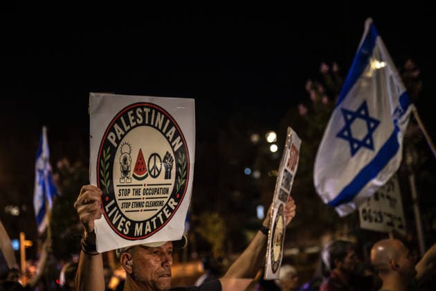 Protest against the Israeli government in West Jerusalem JERUSALEM - JULY 18: People carrying Israeli flags and anti-gov t banners stage a protest against the government of Israeli Prime Minister Benjamin Netanyahu, and call for an end to the attacks on Gaza and Lebanon, in West Jerusalem on July 18, 2026. Mostafa Alkharouf Anadolu Jerusalem Israel. Editorial use only. Please get in touch for any other usage.  Copyright: x2026xAnadoluxMostafaxAlkharoufx