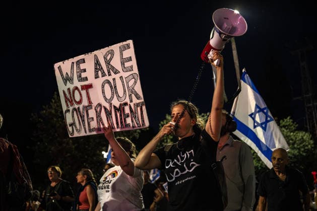 Protest against the Israeli government in West Jerusalem JERUSALEM - JULY 18: People carrying Israeli flags and anti-gov t banners stage a protest against the government of Israeli Prime Minister Benjamin Netanyahu, and call for an end to the attacks on Gaza and Lebanon, in West Jerusalem on July 18, 2026. Mostafa Alkharouf Anadolu Jerusalem Israel. Editorial use only. Please get in touch for any other usage.  Copyright: x2026xAnadoluxMostafaxAlkharoufx