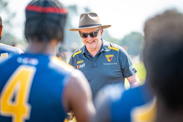 ANTHONY ALBANESE TIWI ISLANDS VISIT, Australian Prime Minister Anthony Albanese greets players at Stanley Tipiloura Oval on Bathurst Island, Northern Territory, Sunday, July 19, 2026. ( NO ARCHIVING BATHURST ISLAND NORTHERN TERRITORY AUSTRALIA  Copyright: xPATCHxCLAPPx 20260719113298194770
