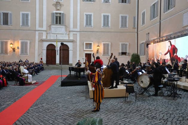 ITALY - POPE LEO XIV ATTENDS A CONCERT IN THE APOSTOLIC PALACE AT THE SUMMER PAPAL RESIDENCE IN CASTEL GANDOLFO - 2026 7 18 Italy, Castel Gandolfo, Vatican, 2026 7 18.Pope Leo XIV attend a concert in the Apostolic Palace at the summer papal residence in Castel Gandolfo EDITORIAL USE ONLY - NO BOOKS Copyright: xGgalazkax