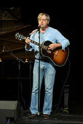 Liedabend Lied.Fest II , mit Sigrid Horn und Ernst Molden, im Rahmen der Salzkammergut Festwochen Gmunden, im Stadttheater Gmunden, fotografiert am 18.07.26. Das Bild zeigt den Musiker Robert Rotifer 2026 - Liedabend Lied.Fest II , mit Sigrid Horn und Ernst Molden, im Rahmen der Salzkammergut Festwochen Gmunden, im Stadttheater Gmunden, am 18.07.26 *** Song Recital Lied Fest II, featuring Sigrid Horn and Ernst Molden, as part of the Salzkammergut Festival in Gmunden, at the Gmunden City Theater, photographed on July 18, 2026. The photo shows musician Robert Rotifer at the 2026 Liedabend Lied Fest II, featuring Sigrid Horn and Ernst Molden, as part of the Salzkammergut Festival in Gmunden, at the Gmunden City Theater, on July 18, 2026