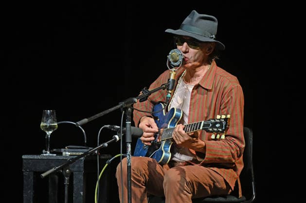 Liedabend Lied.Fest II , mit Sigrid Horn und Ernst Molden, im Rahmen der Salzkammergut Festwochen Gmunden, im Stadttheater Gmunden, fotografiert am 18.07.26. Das Bild zeigt den Musiker Ernst Molden 2026 - Liedabend Lied.Fest II , mit Sigrid Horn und Ernst Molden, im Rahmen der Salzkammergut Festwochen Gmunden, im Stadttheater Gmunden, am 18.07.26 *** Song Recital Lied Fest II, featuring Sigrid Horn and Ernst Molden, as part of the Salzkammergut Festival in Gmunden, at the Gmunden City Theater, photographed on July 18, 2026. The photo shows the musician Ernst Molden. Liedabend Lied Fest II, featuring Sigrid Horn and Ernst Molden, as part of the Salzkammergut Festival Weeks in Gmunden, at the Gmunden City Theater, on July 18, 2026