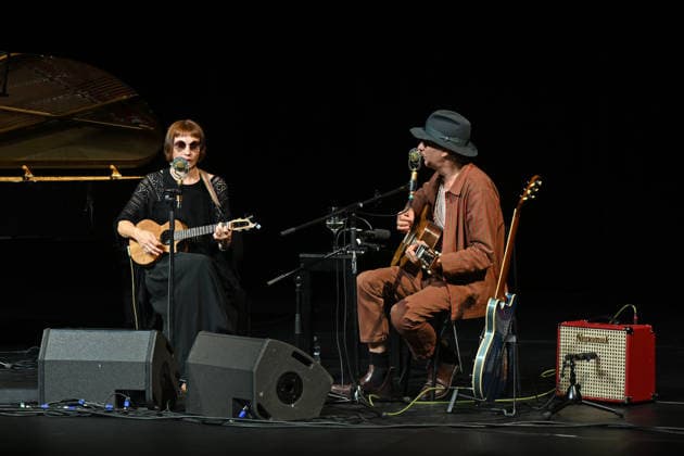 Liedabend Lied.Fest II , mit Sigrid Horn und Ernst Molden, im Rahmen der Salzkammergut Festwochen Gmunden, im Stadttheater Gmunden, fotografiert am 18.07.26. Das Bild zeigt die Musikerin und Liedermacherin Sigrid Horn und den Musiker Ernst Molden 2026 - Liedabend Lied.Fest II , mit Sigrid Horn und Ernst Molden, im Rahmen der Salzkammergut Festwochen Gmunden, im Stadttheater Gmunden, am 18.07.26 *** Song Recital Festival II, featuring Sigrid Horn and Ernst Molden, as part of the Salzkammergut Festival in Gmunden, at the Gmunden City Theater, photographed on July 18, 2026. The photo shows musician and songwriter Sigrid Horn and musician Ernst Molden. 2026 Song Recital Lied Fest II, featuring Sigrid Horn and Ernst Molden, as part of the Sa
