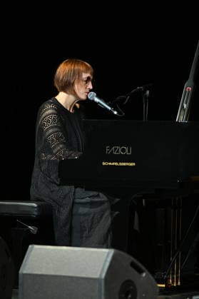 Liedabend Lied.Fest II , mit Sigrid Horn und Ernst Molden, im Rahmen der Salzkammergut Festwochen Gmunden, im Stadttheater Gmunden, fotografiert am 18.07.26. Das Bild zeigt die Musikerin und Liedermacherin Sigrid Horn 2026 - Liedabend Lied.Fest II , mit Sigrid Horn und Ernst Molden, im Rahmen der Salzkammergut Festwochen Gmunden, im Stadttheater Gmunden, am 18.07.26 *** Song Recital Lied Fest II, featuring Sigrid Horn and Ernst Molden, as part of the Salzkammergut Festival in Gmunden, at the Gmunden City Theater, photographed on July 18, 2026. The photo shows musician and songwriter Sigrid Horn in 2026. Song Recital Lied Fest II, featuring Sigrid Horn and Ernst Molden, as part of the Salzkammergut Festival Weeks in Gmunden, at the Gmu