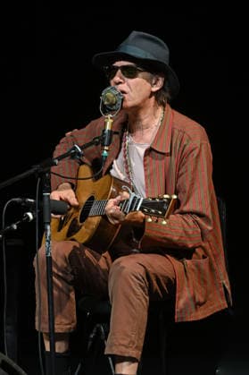 Liedabend Lied.Fest II , mit Sigrid Horn und Ernst Molden, im Rahmen der Salzkammergut Festwochen Gmunden, im Stadttheater Gmunden, fotografiert am 18.07.26. Das Bild zeigt den Musiker Ernst Molden 2026 - Liedabend Lied.Fest II , mit Sigrid Horn und Ernst Molden, im Rahmen der Salzkammergut Festwochen Gmunden, im Stadttheater Gmunden, am 18.07.26 *** Song Recital Lied Fest II, featuring Sigrid Horn and Ernst Molden, as part of the Salzkammergut Festival in Gmunden, at the Gmunden City Theater, photographed on July 18, 2026. The photo shows the musician Ernst Molden. Liedabend Lied Fest II, featuring Sigrid Horn and Ernst Molden, as part of the Salzkammergut Festival Weeks in Gmunden, at the Gmunden City Theater, on July 18, 2026