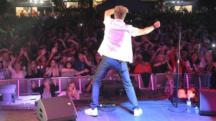 Schlager at the City Festival on König Heinrich Platz in Duisburg ** FOR EDITORIAL USE ONLY ** EDITORIAL USE ONLY ** p Jörg Bausch at the Schlager concert during the city festival on Saturday, July 18, 2026, at König Heinrich Platz in Duisburg. Photo by Frank Oppitz, FUNKE Photo Services p Bun Germany NRW Duisburg. Copyright FrankxOppitz Copyright: FrankxOppitz doc86s602zfy5udy7mp1fby ,EDITORIAL USE ONLY Copyright: FrankxOppitz