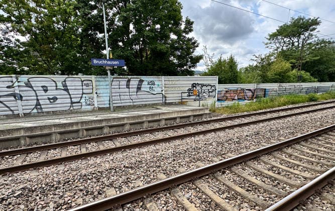 News Themen der Woche KW29 19.07.2026, xsvx, News, Bahnhof Ettlingen-Bruchhausen wo der Angriff auf einen Bahn-Mitarbeiter geschehen ist. Ettlingen-Bruchhausen *** July 19, 2026, xsvx, News, Ettlingen-Bruchhausen Train Station, where the attack on a railway employee took place Ettlingen-Bruchhausen