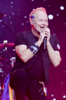 ABB 80SCHLAGER - Cutting Crew Saenger auf der Buehne bei der Open Air Show die 80er LIVE im Volksparkstadion Hamburg am 18.07.2026 Hamburg Deutschland *** ABB 80SCHLAGER Cutting Crew Singer on stage at the 80s LIVE open-air show at the Volksparkstadion in Hamburg on July 18, 2026, Hamburg, Germany