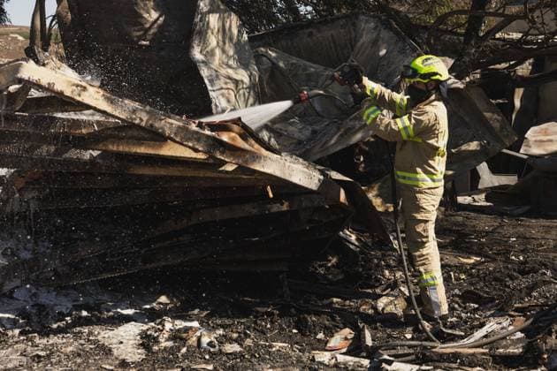 Major wildfire destroys homes near Havat Gilad in the West Bank HAVAT GILAD, WEST BANK JULY 19, 2026: Firefighters battle a wildfire near Havat Gilad in the occupied West Bank after a blaze rapidly spread through dry vegetation, destroying about 30 structures, including homes and businesses. Israeli authorities said they were investigating the incident as a suspected nationalist-motivated arson attack after a person allegedly threw a burning object from a moving vehicle. Two emergency responders were injured. West Bank, Havat Gilad PS Copyright: x xHilelxbenxorx xJNAxPressx