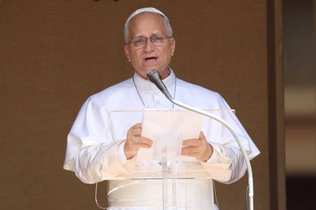 IPA86804936 - CASTEL GANDOLFO (RM) - Italy, July 19, 2026: Pope Leo XIV leads the Angelus prayer from the papal residence overlooking Piazza della LibertÃ in Castel Gandolfo, addressing the faithful and pilgrims who have come from various locations to participate in the traditional Sunday event. At the conclusion of the prayer, the Pontiff greets those present and imparts the apostolic blessing.  Copyright: xmarcoxiacobuccix xmarcoxiacobuccix 86804936