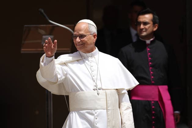 IPA86804983 - CASTEL GANDOLFO (RM) - Italy, July 19, 2026: Pope Leo XIV leads the Angelus prayer from the papal residence overlooking Piazza della LibertÃ in Castel Gandolfo, addressing the faithful and pilgrims who have come from various locations to participate in the traditional Sunday event. At the conclusion of the prayer, the Pontiff greets those present and imparts the apostolic blessing.  Copyright: xmarcoxiacobuccix xmarcoxiacobuccix 86804983