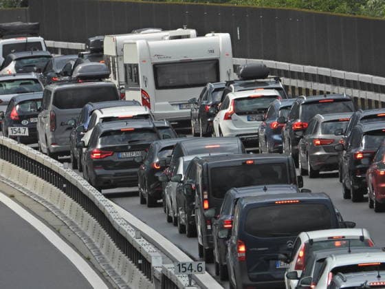 19.07.2026 Schweiz Sonntag ,Ferienbeginn, Sommerferien Bild . Stau vor dem Gotthardtunnel Nordportal, *** July 19, 2026, Switzerland, Sunday, start of summer vacation, photo: traffic jam in front of the northern portal of the Gotthard Tunnel, 