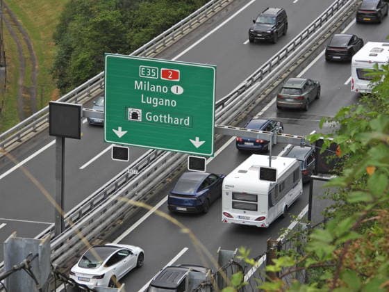 19.07.2026 Schweiz Sonntag ,Ferienbeginn, Sommerferien Bild . Stau vor dem Gotthardtunnel Nordportal, *** July 19, 2026, Switzerland, Sunday, start of summer vacation, photo: traffic jam in front of the northern portal of the Gotthard Tunnel, 
