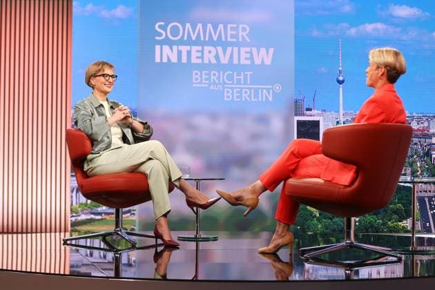 Berlin, Deutschland, 19.07.2026: ARD-Hauptstadtstudio: Sommerinterview: Grünen-Chefin Franziska Brantner im Interview mit Anna Engelke *** Berlin, Germany, July 19, 2026—ARD Capital Studio Summer Interview: Green Party Leader Franziska Brantner in an interview with Anna Engelke Copyright: xdtsxNachrichtenagenturx dts_128019