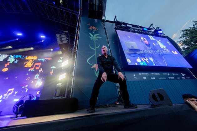 OMD Concert at Noches del Botánico in Madrid The British band OMD during a performance at Noches del Botánico on July 18, 2026, in Madrid, Spain. Orchestral Manoeuvres in the Dark, known by its acronym OMD (in Spanish, Maniobras Orquestales en la Oscuridad ), is a British synth-pop and new wave band founded in 1978 by Andy McCluskey and Paul Humphries, known for such recognizable hits as Enola Gay, Souvenir, and Joan of Arc in Spanish  Copyright: xRicardoxRubiox 7673659
