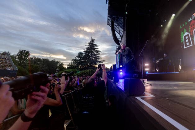 OMD Concert at Noches del Botánico in Madrid The British band OMD during a performance at Noches del Botánico on July 18, 2026, in Madrid, Spain. Orchestral Manoeuvres in the Dark, known by its acronym OMD (in Spanish, Maniobras Orquestales en la Oscuridad ), is a British synth-pop and new wave band founded in 1978 by Andy McCluskey and Paul Humphries and known for such recognizable hits as Enola Gay, Souvenir, and Joan of Arc in Spanish  Copyright: xRicardoxRubiox 7673662