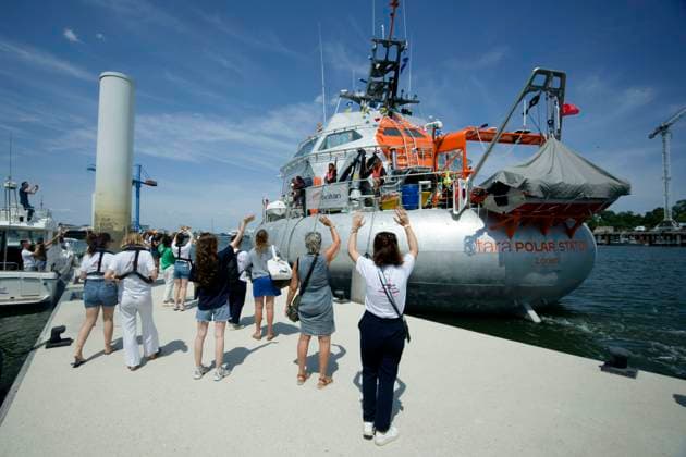 DEPARTURE FROM THE TARA POLAR STATION IN LORIENT PHOTOPQR WEST FRANCE Thierry Creux Lorient July 19, 2026 Lorient, Morbihan, July 19, 2026 Departure from the Tara Polar Station at the Quai du Péristyle in Lorient, heading for Norwayto pick up equipment; then, in early September, it will land on the Arctic ice for its first mission to study the waters and the atmosphere, serving as a permanent observatory until the end of 2027. About ten expeditions will follow. Two teams will take turns—one for the winter (8 months), 9 months, and one for the summer. Photo by Thierry Creux, Ouest France. Lorient, France, July 19, 2026. The Tara Polar Station prepares to depart on its first Arctic mission. The drifting research platform will spend about 18  Copyright: xPHOTOPQR OUESTxFRANCE MAXPPPxThierryxCreuxx 20260719OFR8331 20260719OFR8331