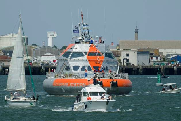 DEPARTURE FROM THE TARA POLAR STATION IN LORIENT PHOTOPQR WEST FRANCE Thierry Creux Lorient July 19, 2026 Lorient, Morbihan, July 19, 2026 Departure from the Tara Polar Station at the Quai du Péristyle in Lorient, heading for Norwayto pick up equipment; then, in early September, it will land on the Arctic ice for its first mission to study the waters and the atmosphere, serving as a permanent observatory until the end of 2027. About ten expeditions will follow. Two teams will take turns—one for the winter (8 months), 9 months, and one for the summer. Photo by Thierry Creux, Ouest France. Lorient, France, July 19, 2026. The Tara Polar Station prepares to depart on its first Arctic mission. The drifting research platform will spend about 18  Copyright: xPHOTOPQR OUESTxFRANCE MAXPPPxThierryxCreuxx 20260719OFR8335 20260719OFR8335