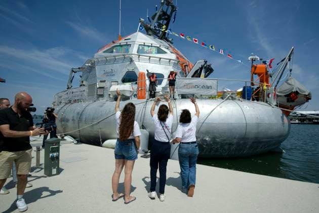 DEPARTURE FROM THE TARA POLAR STATION IN LORIENT PHOTOPQR WEST FRANCE Thierry Creux Lorient July 19, 2026 Lorient, Morbihan July 19, 2026 Departure from the Tara Polar Station at the Quai du Péristyle in Lorient, heading for Norwayto pick up equipment; then, in early September, it will land on the Arctic ice for its first mission to study the waters and the atmosphere, serving as a permanent observatory until the end of 2027. About ten expeditions will follow. Two teams will take turns—one for the winter (8 months), 9 months, and one for the summer. Photo by Thierry Creux, Ouest France. Lorient, France, July 19, 2026. The Tara Polar Station prepares to depart on its first Arctic mission. The drifting research platform will spend about 18 m  Copyright: xPHOTOPQR OUESTxFRANCE MAXPPPxThierryxCreuxx 20260719OFR8359 20260719OFR8359