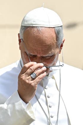ITALY - POPE LEO XIV LEADING THE ANGELUS PRAYER IN CASTEL GANDOLFO NEAR ROME - 2026 7 19 Italy, Albano , Vatican, 2026 7 19 Pope Leo XIV leading the Angelus prayer in Castel Gandolfo near Rome, EDITORIAL USE ONLY - NO BOOKS Copyright: xALESSIAxGIULIANIx