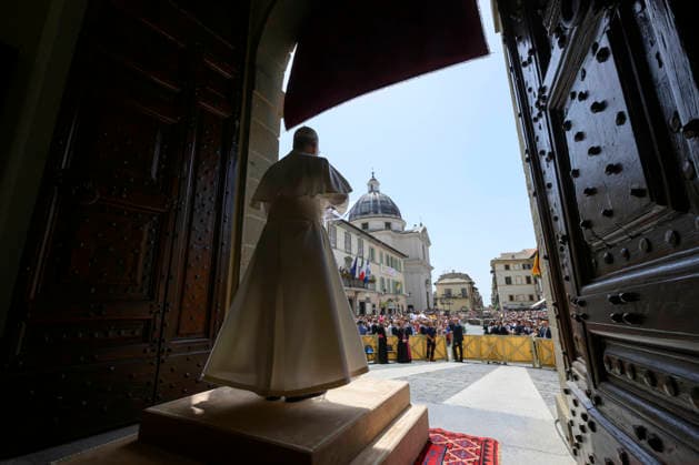 ITALY - POPE LEO XIV LEADING THE ANGELUS PRAYER IN CASTEL GANDOLFO NEAR ROME - 2026 7 19 Italy, Albano , Vatican, 2026 7 19 Pope Leo XIV leading the Angelus prayer in Castel Gandolfo near Rome, EDITORIAL USE ONLY - NO BOOKS Copyright: xVATICANxMEDIAx
