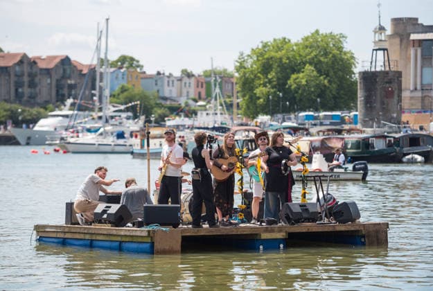 July 19, 2026, Bristol, Bristol, UK: Bristol, UK. Ophelia s Beard perform on the water at Bristol Harbour Festival in warm weather at the end of the latest summer heatwave in the UK. The event includes maritime displays and boats and ships with music, circus and other performances. Bristol UK  - ZUMAl94_ 20260719_zaf_l94_015 Copyright: xSimonxChapmanx
