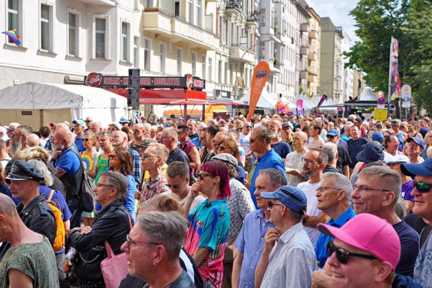 Berlin,18.07.2026,zum 32. Mal lädt der Regenbogenfonds e.V. dieses Jahr zum Lesbisch-schwulen Stadtfest ein, mitten im legendären Regenbogenkiez rund um den Nollendorfplatz in Berlin-Schöneberg. *** Berlin, July 18, 2026—For the 32nd time, the Regenbogenfonds e.V. is hosting this year’s Lesbian and Gay City Festival in the heart of the legendary Rainbow Neighborhood around Nollendorfplatz in Berlin-Schöneberg.