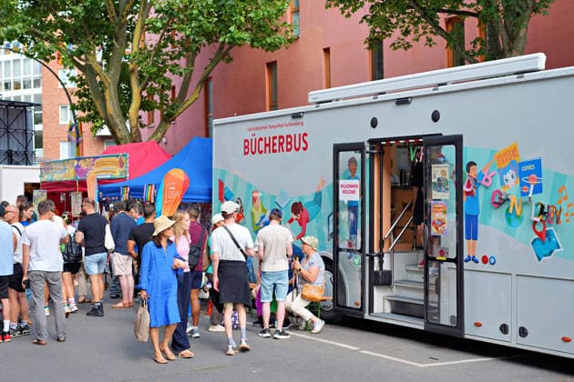 Berlin,18.07.2026,zum 32. Mal lädt der Regenbogenfonds e.V. dieses Jahr zum Lesbisch-schwulen Stadtfest ein, mitten im legendären Regenbogenkiez rund um den Nollendorfplatz in Berlin-Schöneberg. *** Berlin, July 18, 2026—For the 32nd time, the Regenbogenfonds e.V. is hosting this year’s Lesbian and Gay City Festival in the heart of the legendary Rainbow Neighborhood around Nollendorfplatz in Berlin-Schöneberg.
