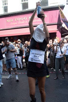 SOHO Waiters Race at SOHO, London, UK - Sun 19 July 2026 Waiters from various London restaurants take part in the annual SOHO Waiters Race, balancing a champagne bottle and a glass around SOHO in London, England, UK on Sunday 19 July 2026 as part of the SOHO Village Fete., Credit:Justin Ng Avalon UK, England, London, SOHO  Copyright: xJustinxNgx xAvalonx 1117372239