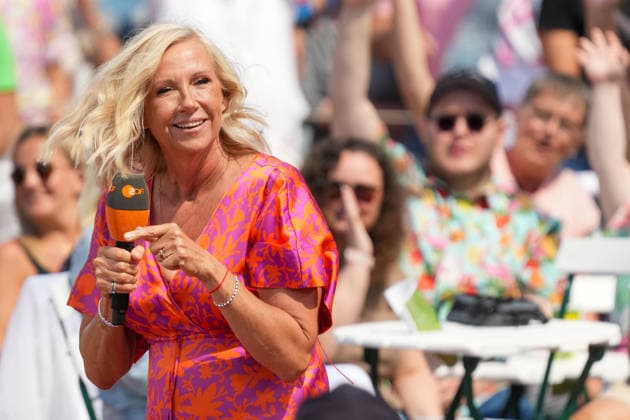 Entertainment Themen der Woche KW29 ZDF-Fernsehgarten 2026. Andrea (Kiwi) Kiewel im ZDF Fernsehgarten mit dem Motto Mallorca-Party am 19.07.2026 in Mainz. Mainz ZDF Fernsehgarten Rheinland-Pfalz *** ZDF Fernsehgarten 2026: Andrea Kiwi Kiewel on ZDF Fernsehgarten with the theme Mallorca Party on July 19, 2026, in Mainz, Rhineland-Palatinate
