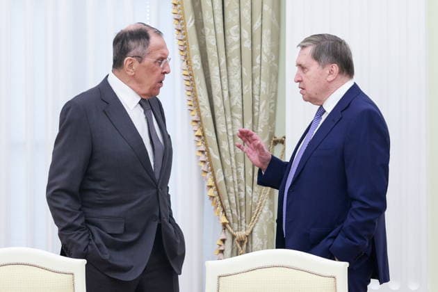 RUSSIA, MOSCOW - JULY 19, 2026: Russia s Minister of Foreign Affairs Sergei Lavrov (L) and Russian President Putin s adviser Yuri Ushakov before a meeting between Russia s President Putin and North Korea s Minister of Foreign Affairs Choe Son Hui in the Kremlin Moscow Russia  - ZUMAt113 20260719_zaa_t113_227 Copyright: xAlexanderxShcherbakx
