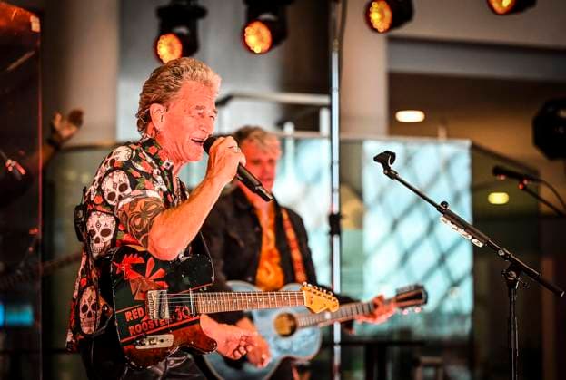 Benefizkonzert im Möbelhaus XXXLutz , Peter Maffay gibt ein Konzert und Nelson Müller kocht in der Küchenabteilung. Sämtliche Einnahmen spendet XXXLutz je zur Hälfte an die Peter Maffay Stiftung und die Aktion Immer Satt des Kinder- und Jugendtisch e.V. ** NUR FÜR REDAKTIONELLE ZWECKE ** EDITORIAL USE ONLY **<p>Peter Maffay und Band auf der Bühne am Sonntag, dem 19 07 2026. Benefizkonzert im Möbelhaus XXXLutz , Peter Maffay gibt ein Konzert und Nelson Müller kocht in der Küchenabteilung. Sämtliche Einnahmen spendet XXXLutz je zur Hälfte an die Peter Maffay Stiftung und die Aktion Immer Satt des Kinder- und Jugendtisch e.V. Deutschland NRW Essen Copyright: KerstinxKokoska *** Charity concert at the XXXLutz furnit Copyright: KerstinxKokoska doc86se0hr2duexwtqirj0 ,EDITORIAL USE ONLY