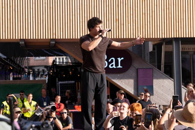19.07.2026, Locarno, Piazza Grande, Moon and Stars, Wincent Weiss Locarno Piazza Grande Ticino Switzerland *** July 19, 2026, Locarno, Piazza Grande, Moon and Stars, Wincent Weiss, Locarno, Piazza Grande, Ticino, Switzerland Copyright: xJustPictures.ch AlexanderxRaemyx jp-de-AlRa-DSC00094