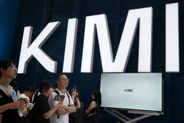 Moonshot AI Kimi Booth at 2026 WAIC SHANGHAI, CHINA - JULY 20, 2026 - The audience visited the Kimi booth of Moonshot AI s large model at the 2026 World Artificial Intelligence Conference in Shanghai, China on July 20, 2026. Shanghai Shanghai China  Copyright: xCFOTOx i1784556335647