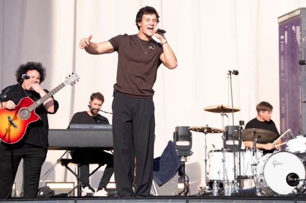 Wincent Weiss live auf dem Musikfestival Moon&Stars 2026 auf der Piazza Grande. Locarno, 19.07.2026 *** Wincent Weiss live at the Moon Stars 2026 Music Festival on Piazza Grande in Locarno, July 19, 2026 Foto:xA.xRaemyx xFuturexImagex weiss_6703