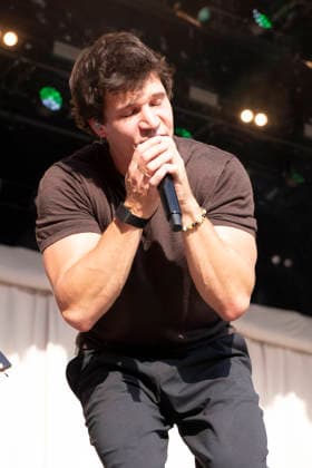 Wincent Weiss live auf dem Musikfestival Moon&Stars 2026 auf der Piazza Grande. Locarno, 19.07.2026 *** Wincent Weiss live at the Moon Stars 2026 Music Festival on Piazza Grande in Locarno, July 19, 2026 Foto:xA.xRaemyx xFuturexImagex weiss_6706