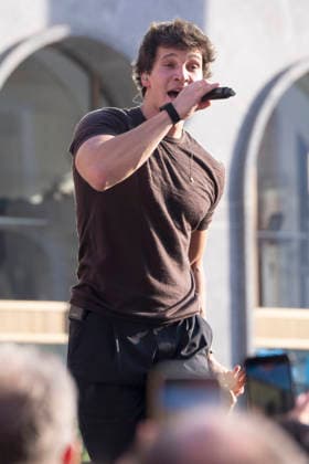 Wincent Weiss live auf dem Musikfestival Moon&Stars 2026 auf der Piazza Grande. Locarno, 19.07.2026 *** Wincent Weiss live at the Moon Stars 2026 Music Festival on Piazza Grande in Locarno, July 19, 2026 Foto:xA.xRaemyx xFuturexImagex weiss_6713