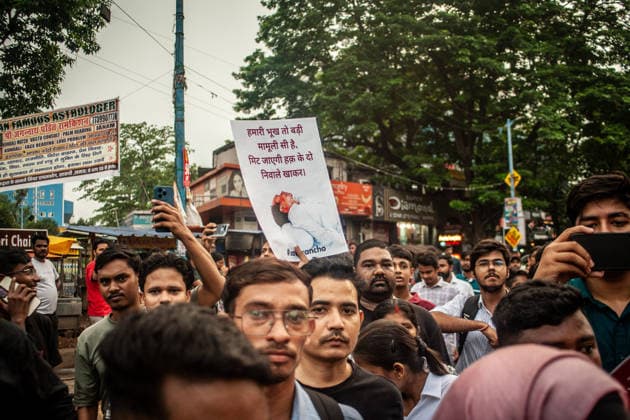 Protest held in solidarity with hospitalized activist Sonam Wangchuk in Jamshedpur - 19 Jul 2026 A protester holds a placard during the demonstration. The protest was organized in solidarity with the Indian activist Sonam Wangchuk, who was on a hunger strike at Jantar Mantar, Delhi, and recently got taken to the hospital by the Delhi Police because of his deteriorating health, which led to a nationwide protest. Sonam is demanding the resignation of Indian Minister of Education Dharmendra Pradhan because of recent NEET paper leaks which effected lakhs of students nationwide in India. Jamshedpur India Copyright: xYousufxSarfarazx xSOPAxImagesx EDUCATION_PROTEST_YSARFARAZ-8