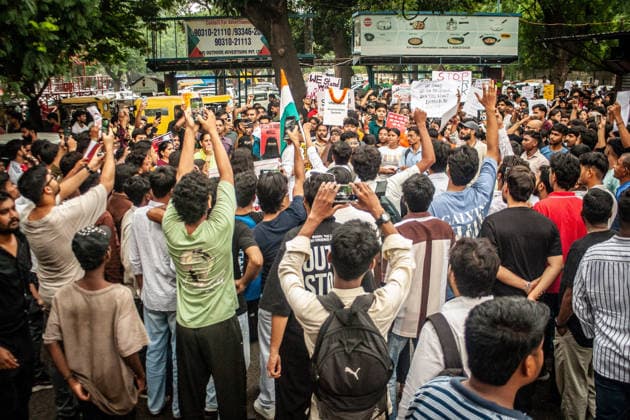 Protest held in solidarity with hospitalized activist Sonam Wangchuk in Jamshedpur - 19 Jul 2026 Protesters hold placards expressing their opinions during a demonstration. The protest was organized in solidarity with the Indian activist Sonam Wangchuk, who was on a hunger strike at Jantar Mantar, Delhi, and recently got taken to the hospital by the Delhi Police because of his deteriorating health, which led to a nationwide protest. Sonam is demanding the resignation of Indian Minister of Education Dharmendra Pradhan because of recent NEET paper leaks which effected lakhs of students nationwide in India. Jamshedpur India Copyright: xYousufxSarfarazx xSOPAxImagesx EDUCATION_PROTEST_YSARFARAZ-18