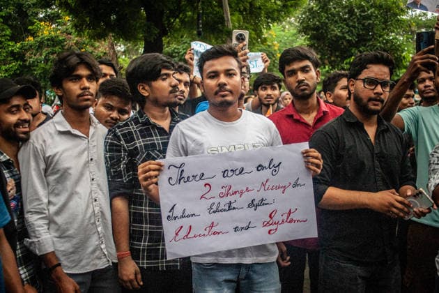 Protest held in solidarity with hospitalized activist Sonam Wangchuk in Jamshedpur - 19 Jul 2026 A protester holds a placard during the demonstration. The protest was organized in solidarity with the Indian activist Sonam Wangchuk, who was on a hunger strike at Jantar Mantar, Delhi, and recently got taken to the hospital by the Delhi Police because of his deteriorating health, which led to a nationwide protest. Sonam is demanding the resignation of Indian Minister of Education Dharmendra Pradhan because of recent NEET paper leaks which effected lakhs of students nationwide in India. Jamshedpur India Copyright: xYousufxSarfarazx xSOPAxImagesx EDUCATION_PROTEST_YSARFARAZ-26
